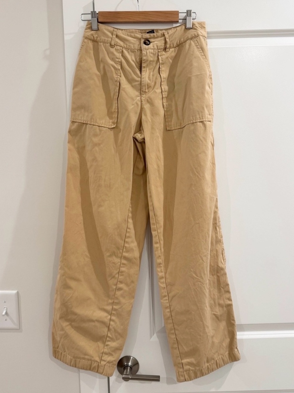 Who What Wear x Target • Patch-Pocket Cropped Straight Leg Chino Khaki Pants